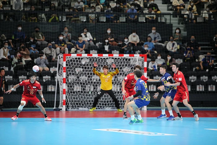 How long is each half of a Futsal match?